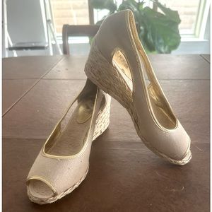LAUREN Ralph Lauren. Size 7B. Canvas like upper.